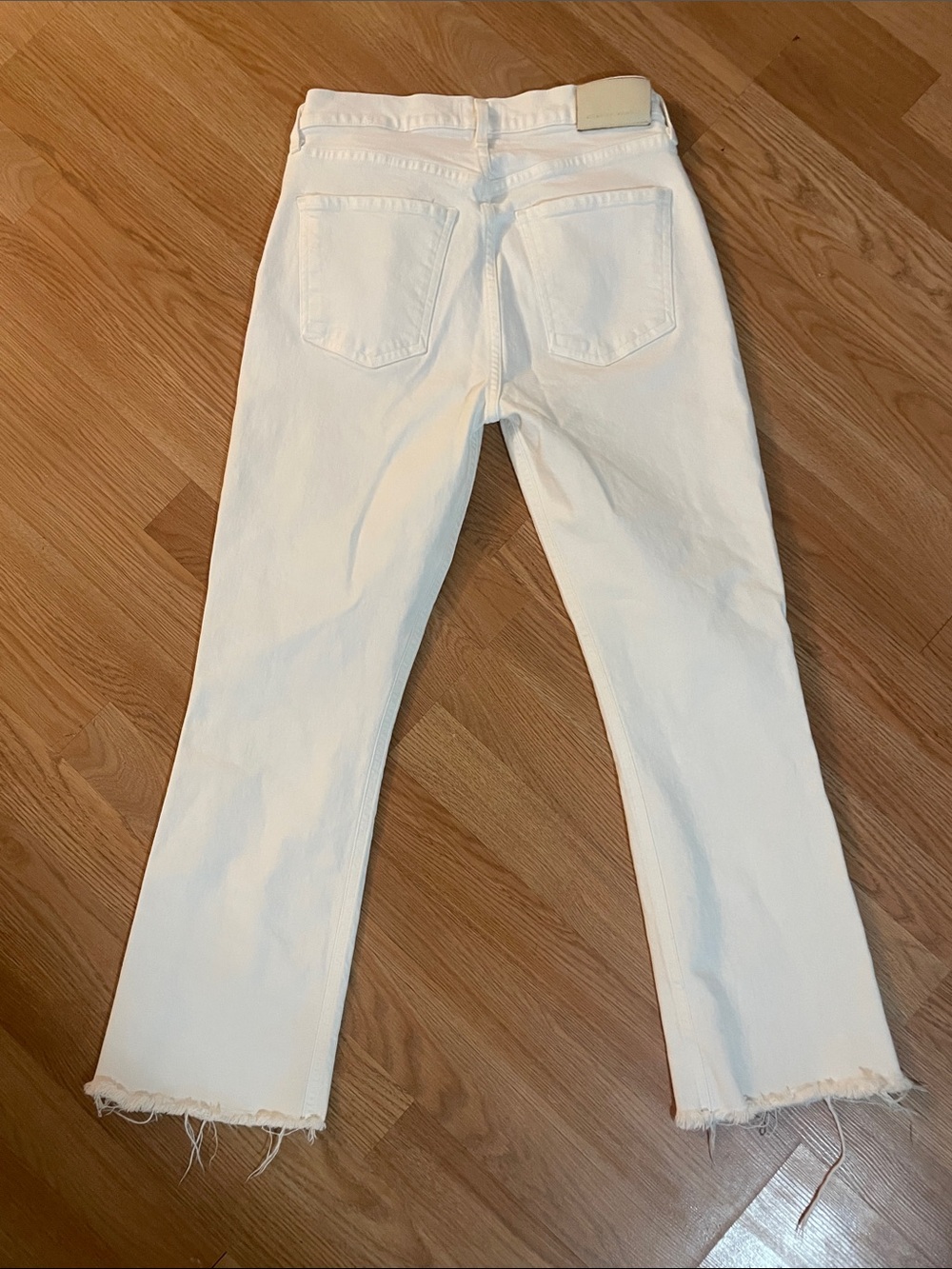Citizens of Humanity White high-rise, wide straight-leg jean with a raw hem  26